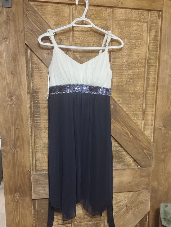 Dresses & Skirts - Elegant Two-Tone White and Navy Spaghetti Strap Dress